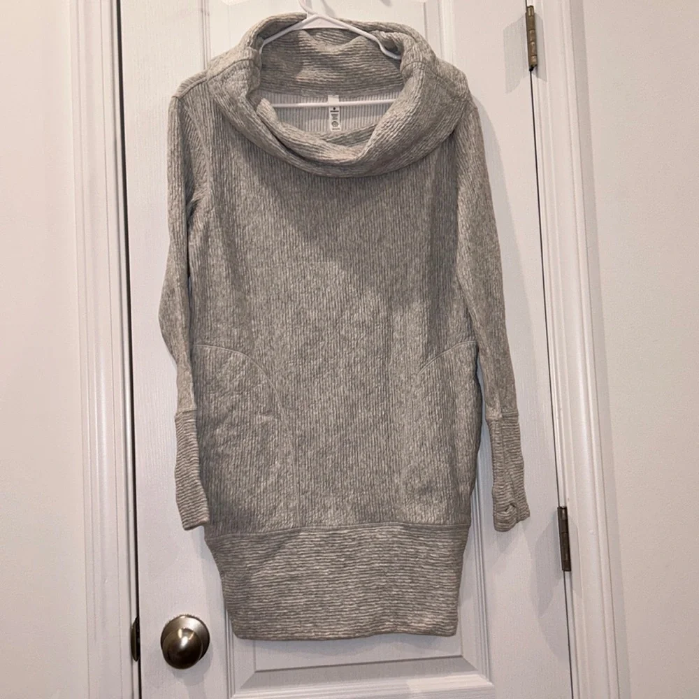 Lululemon Gray Sweater, Size XXS